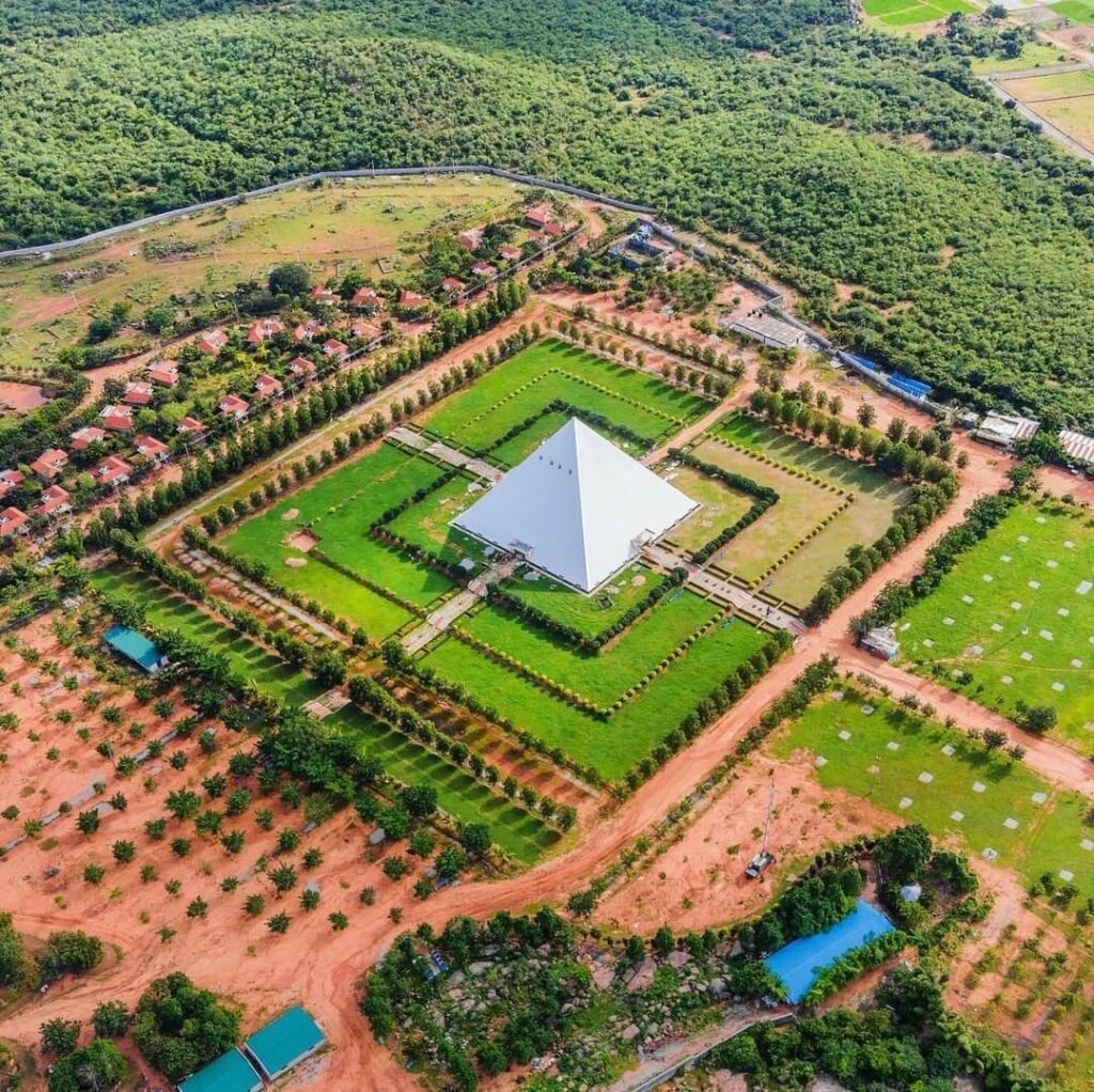 india pilgrimage for meditation and awakening